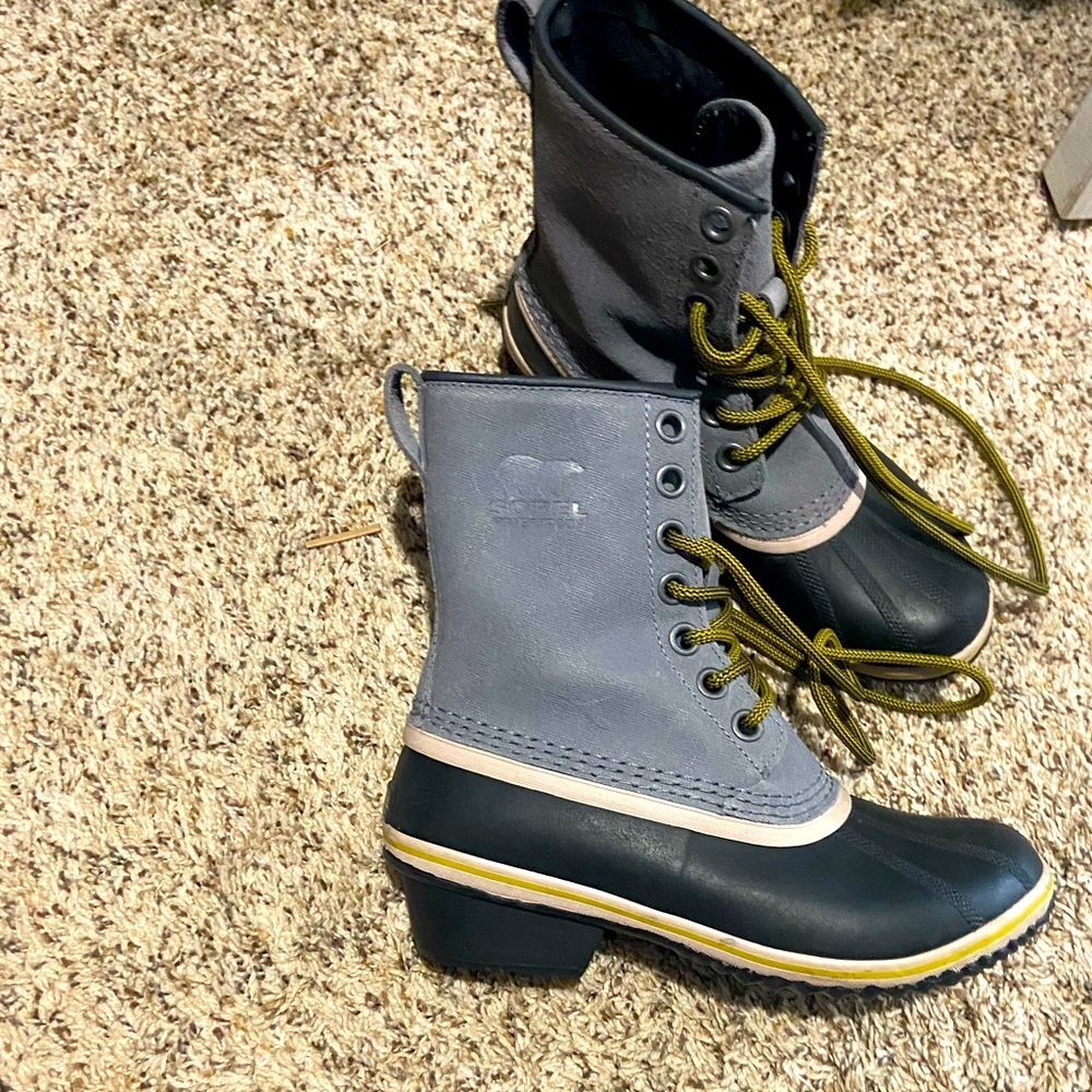 Sorel waterproof boots. Size 8